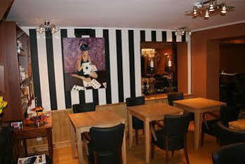 Full House Hotel Courtrai Extérieur photo